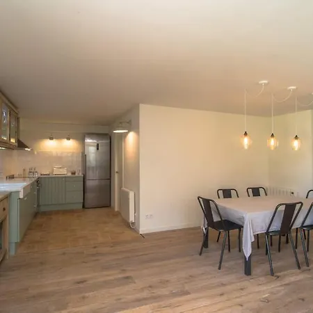 Fornells De La Selva Sleeps 6 公寓