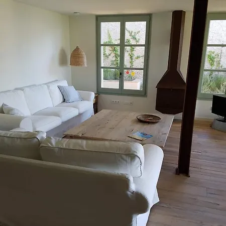 Fornells De La Selva Sleeps 6 公寓 *